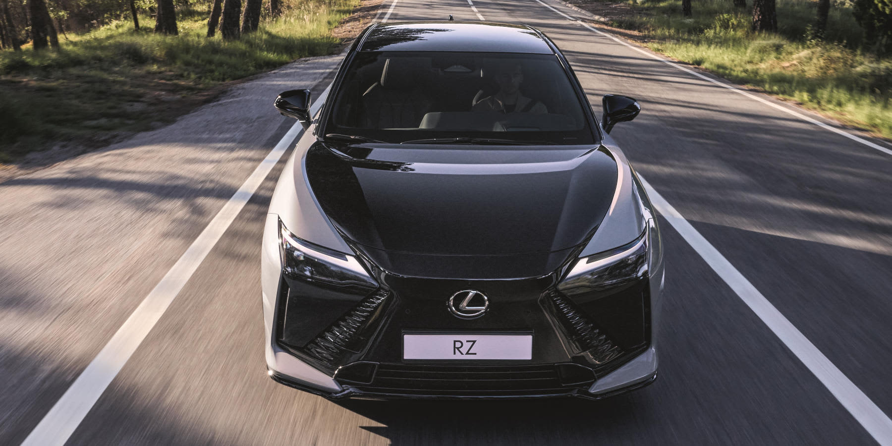 Lexus RZ Front Vogelperspektive