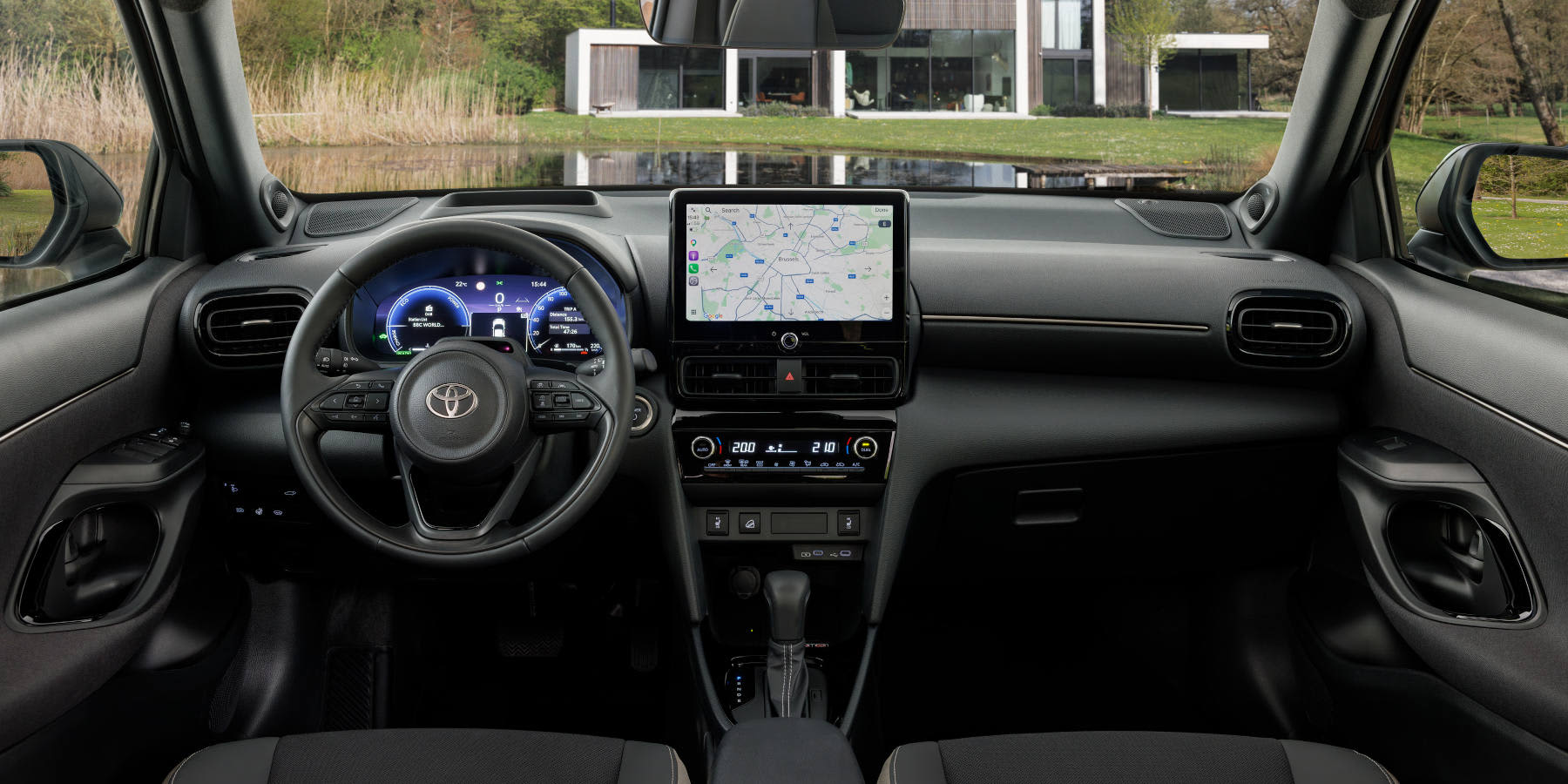 Toyota Yaris Cross Facelift 2026 Innenraum Cockpit
