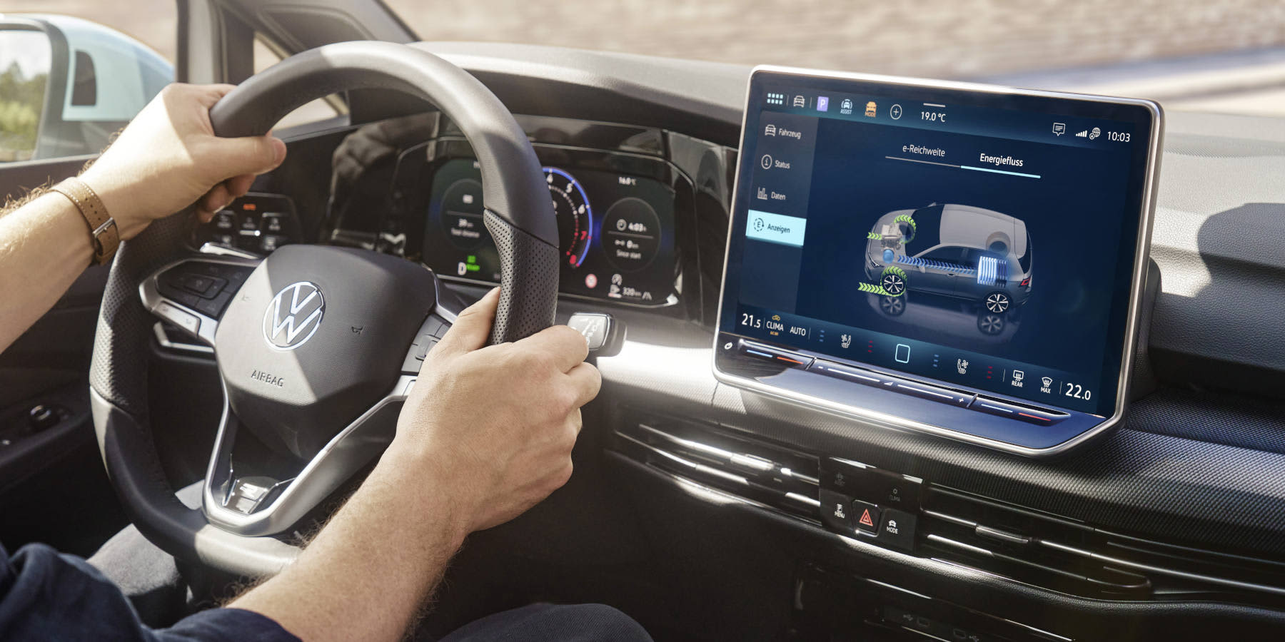 VW Golf Hybrid Display