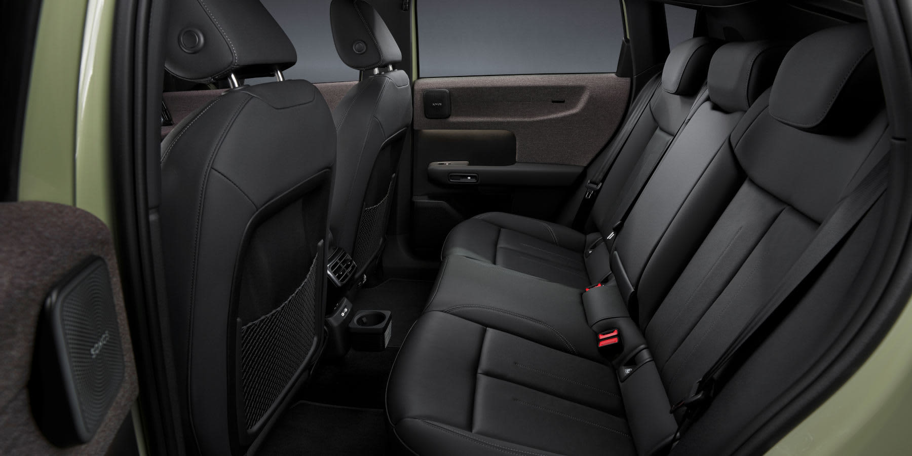 Audi A2 e-tron Innenraum Cockpit Sitze hinten Rückbank Beinfreiheit