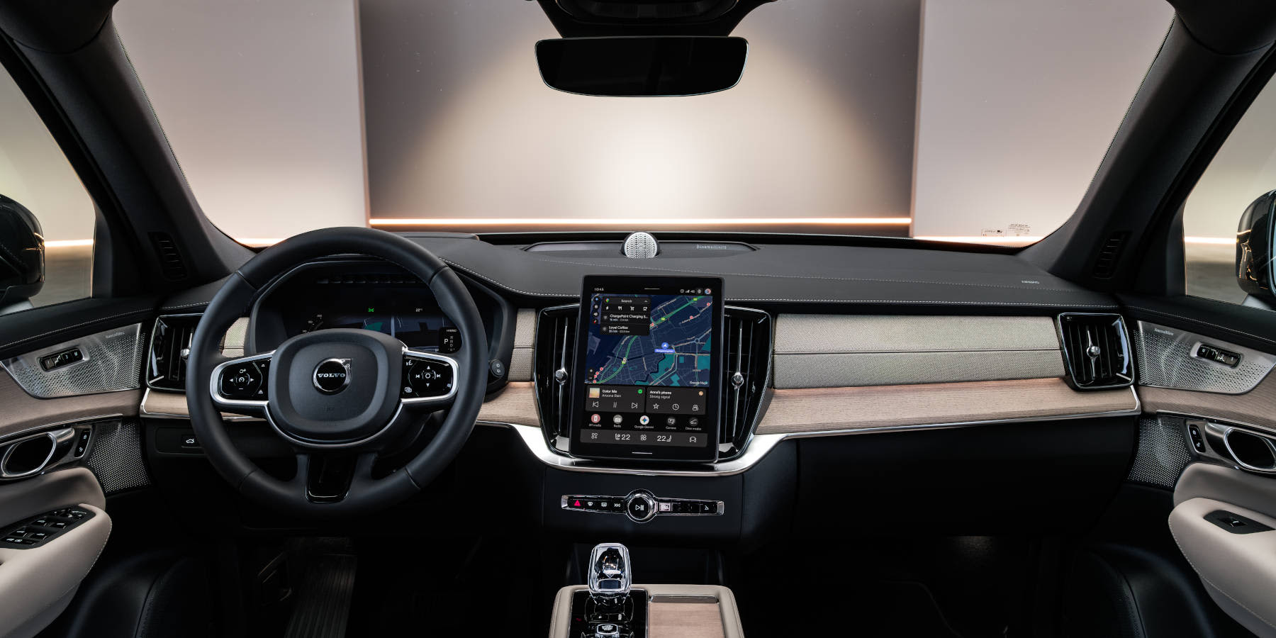 Volvo XC90 Innenraum Cockpit