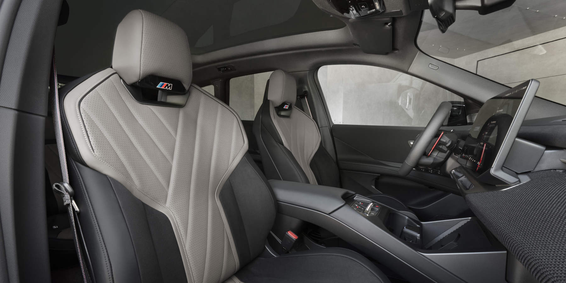 BMW iX4 M60 xDrive Kofferraum offen
