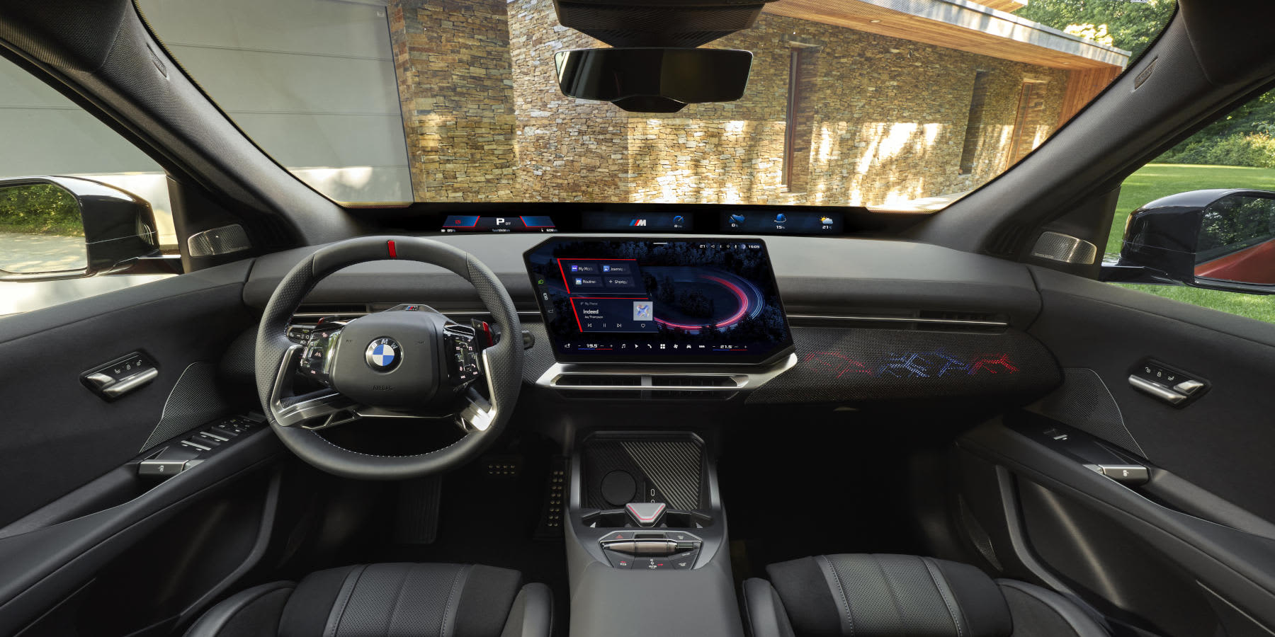 BMW iX4 M60 xDrive Innenraum Cockpit