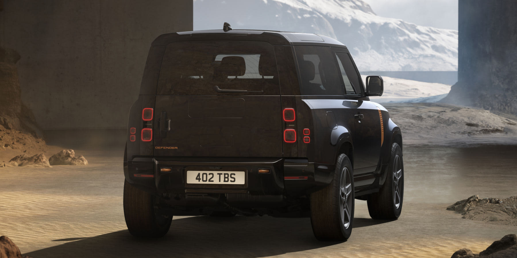 Land Rover Defender Alasia Pack Heckansicht