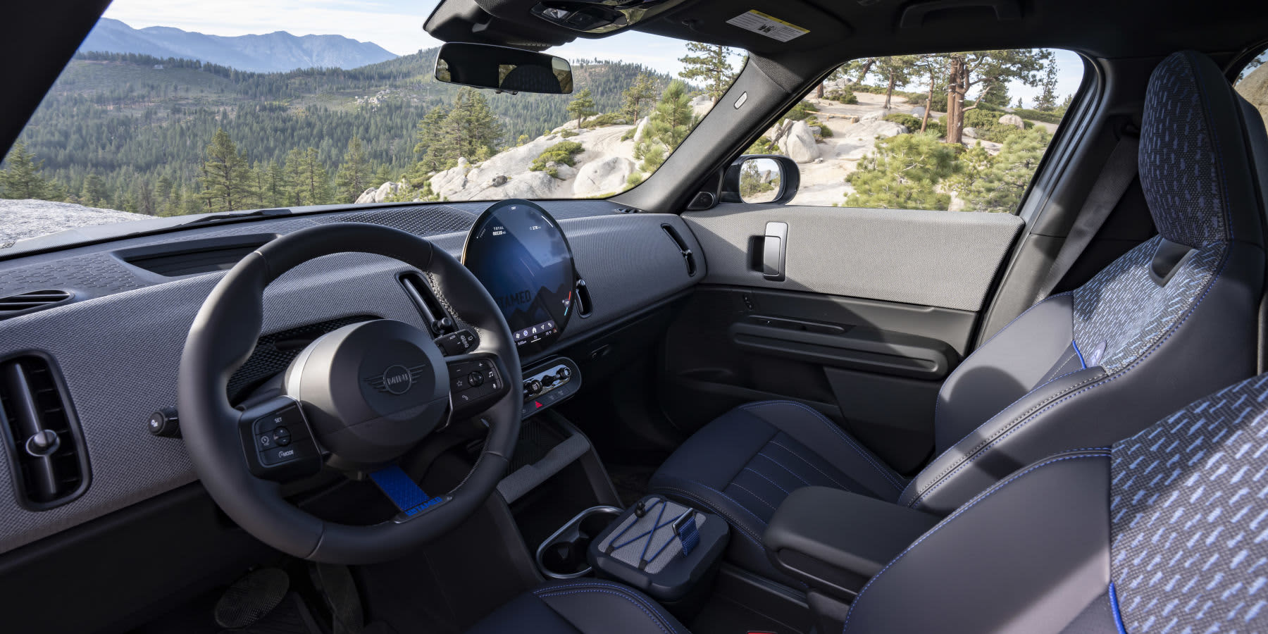 MINI Countryman Untamed Edition Innenraum Cockpit