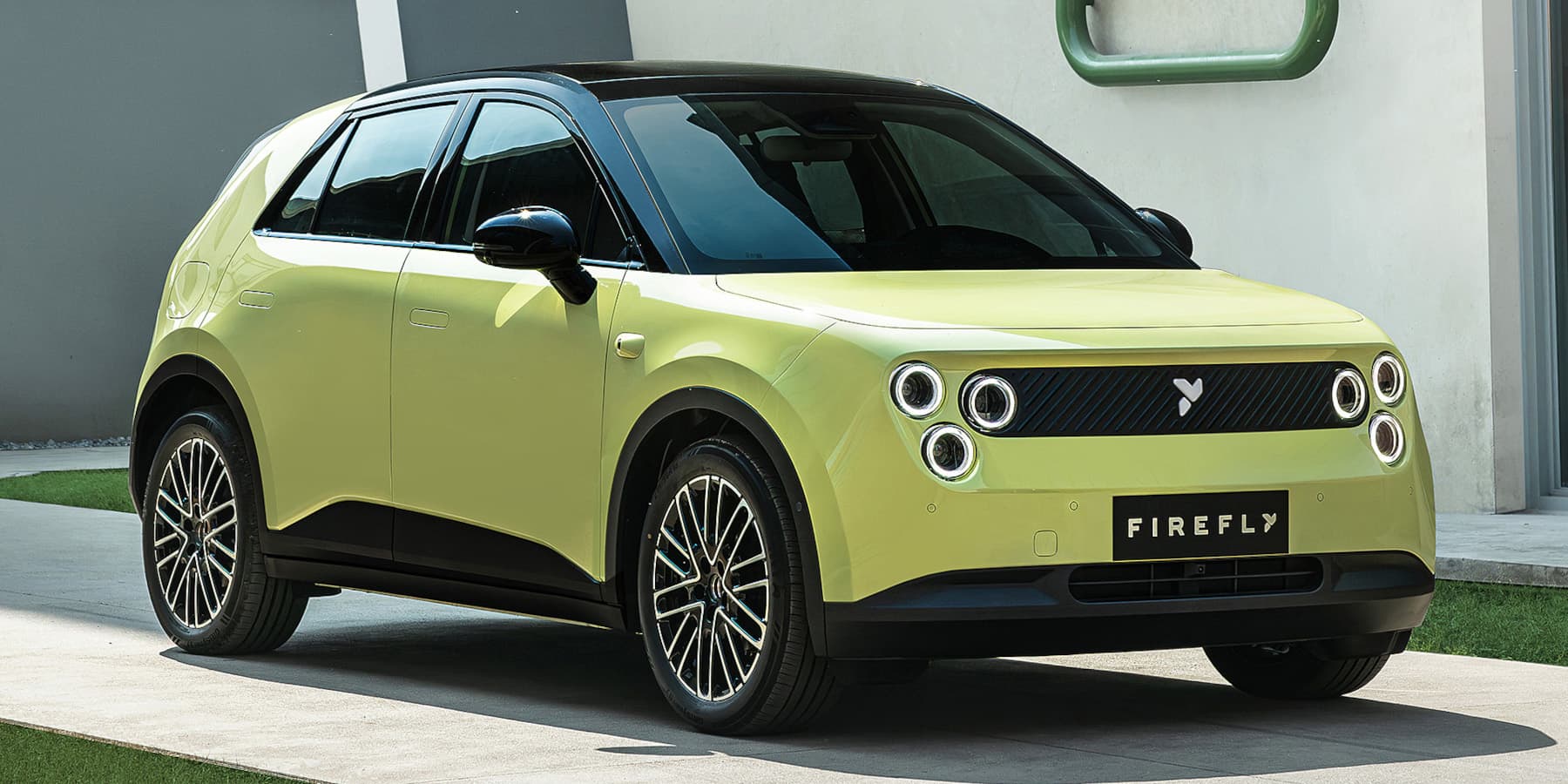 Gelber Nio Firefly frontal.
