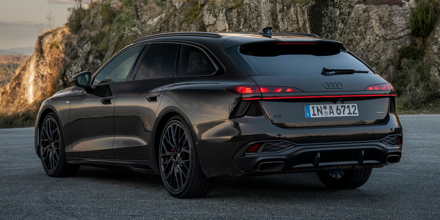 Audi A6 Avant Heck seitlich