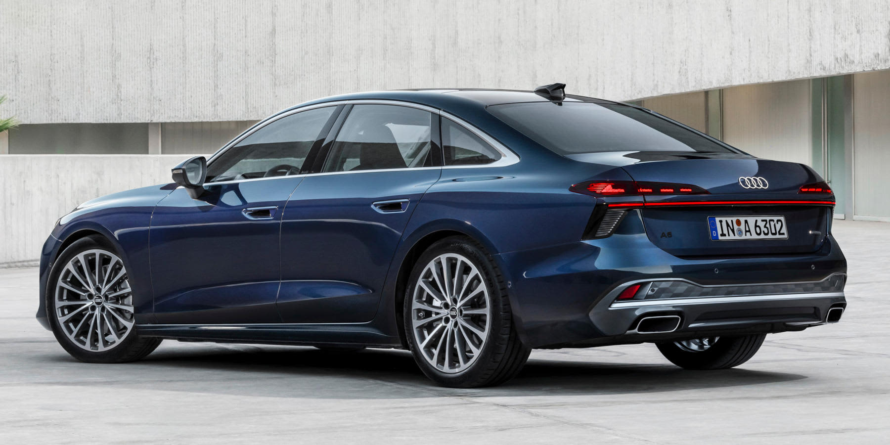 Audi A6 Limousine Heck seitlich