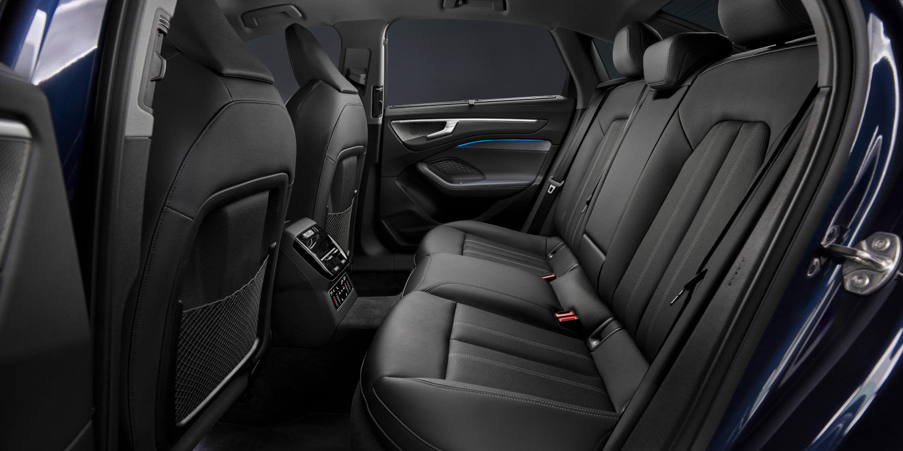 Audi A6 Limousine Innenraum Rückbank Sitze