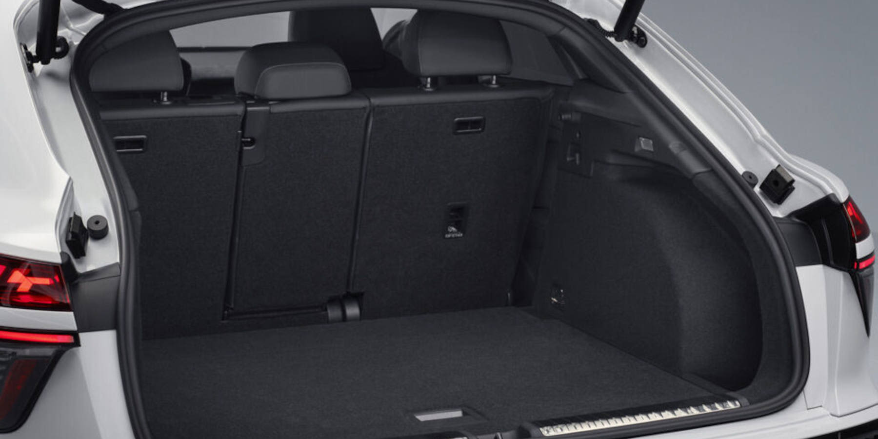 Audi Q3 Sportback e-hybrid Innenraum Übersicht Kofferraum