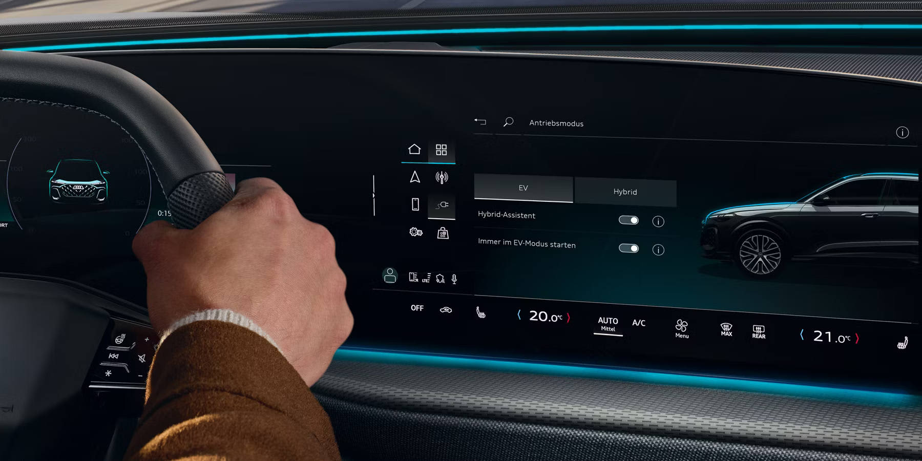 Audi Q5 SUV e-hybrid Infotainment