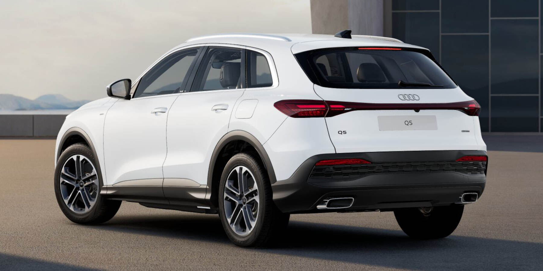 Audi Q5 SUV e-hybrid seitliche Heckansicht