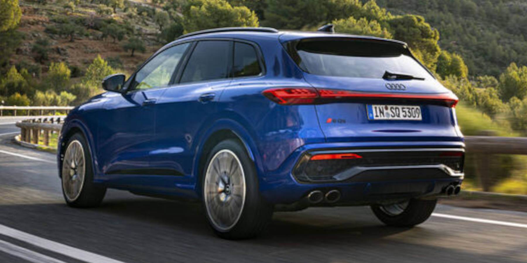 Audi SQ5 seitliche Heckansicht