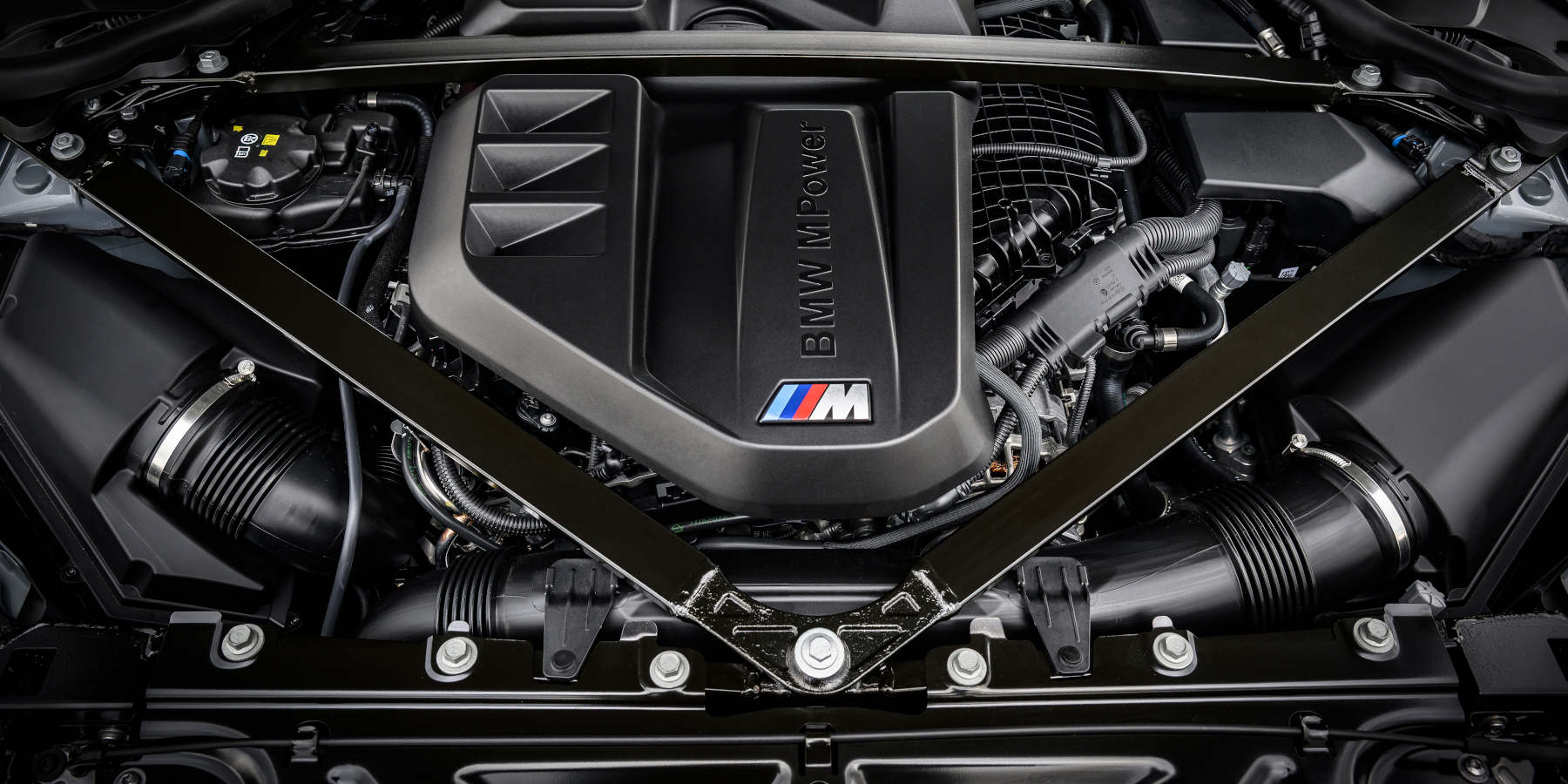 BMW M2 CS Innenraum Motor