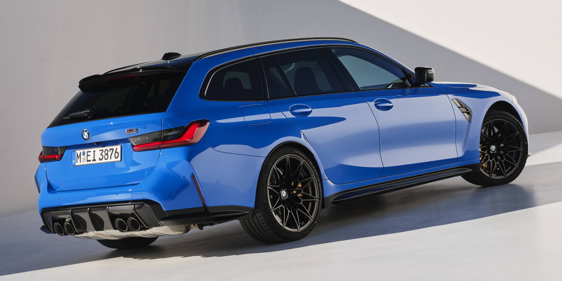 BMW M3 Touring seitliche Heckansicht 