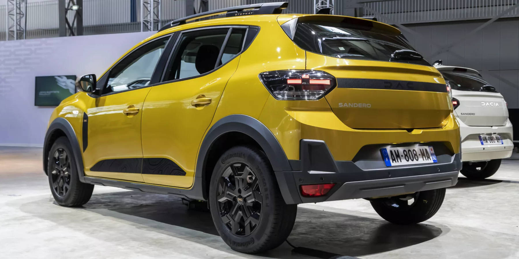 Dacia Sandero Stepway seitliche Heckansicht