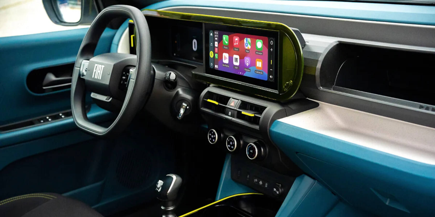 Fiat Grande Panda Innenraum Übersicht Cockpit