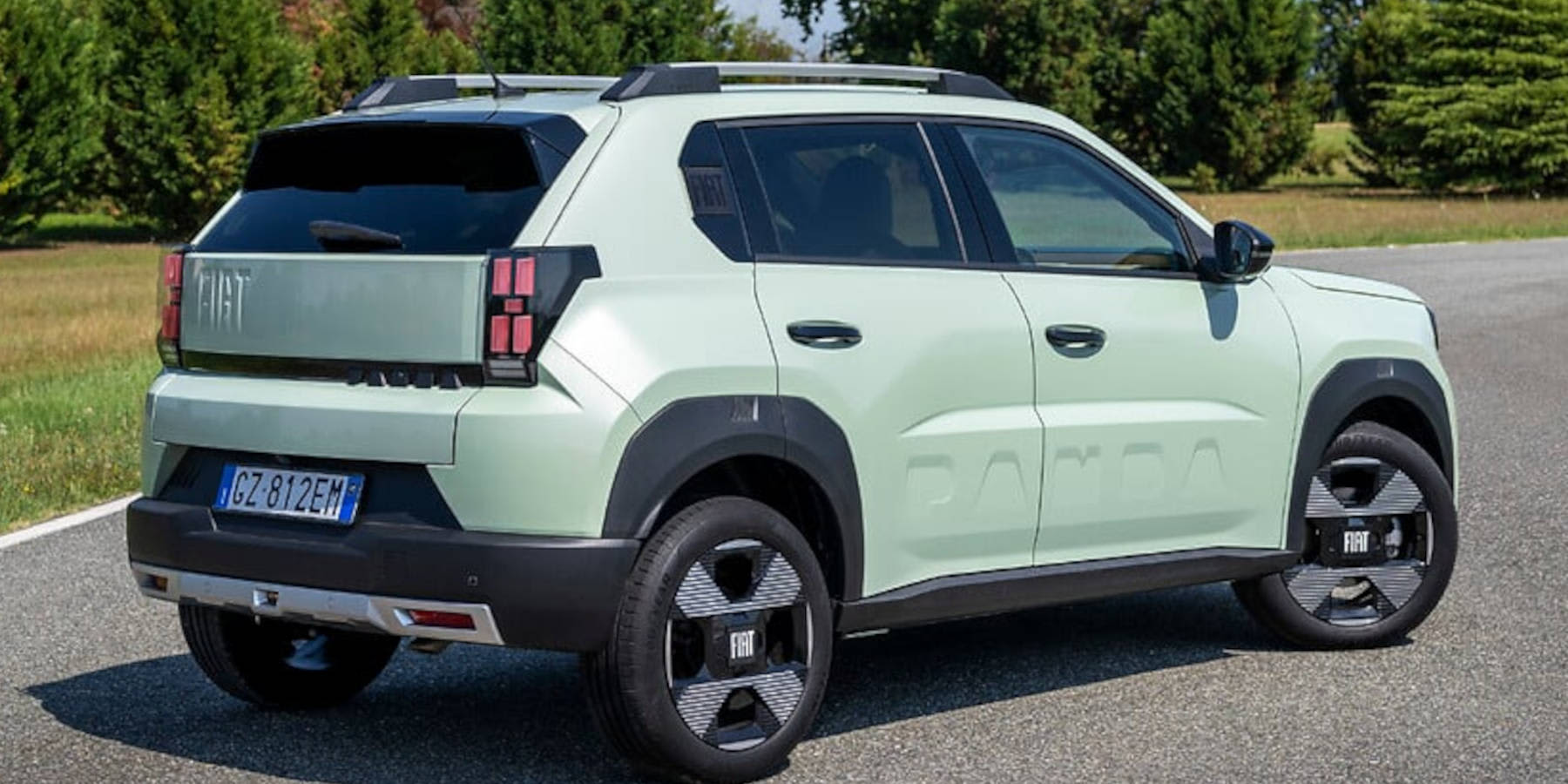 Fiat Grande Panda seitliche Heckansicht