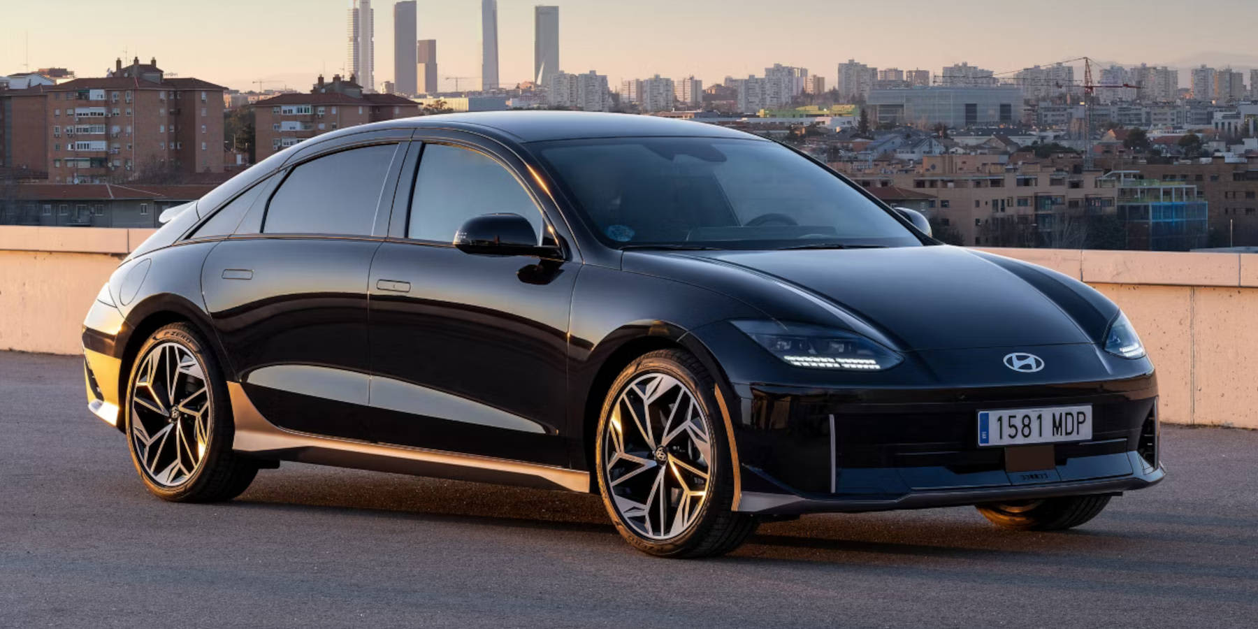 Hyundai Ioniq 6 Front seitlich