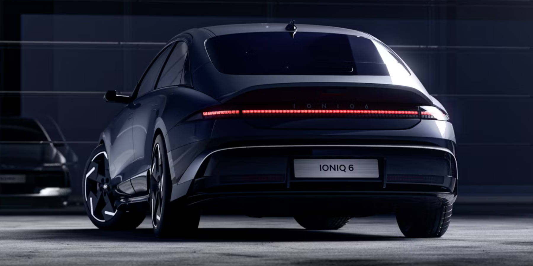 Hyundai Ioniq 6 seitliche Heckansicht