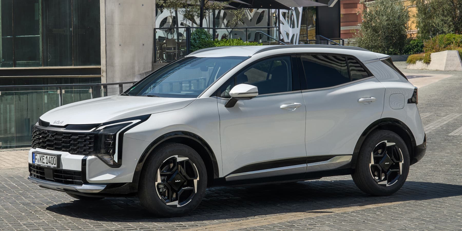 Kia Sportage Modelljahr 2026 Front seitlich weiß