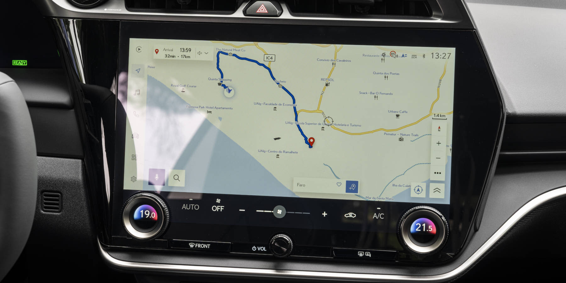 Lexus RZ Innenraum Infotainment
