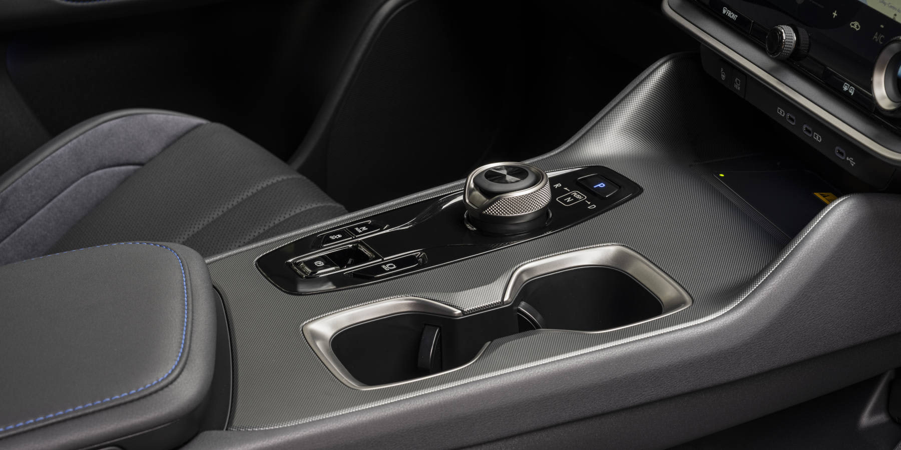 Lexus RZ Innenraum Mittelklasse