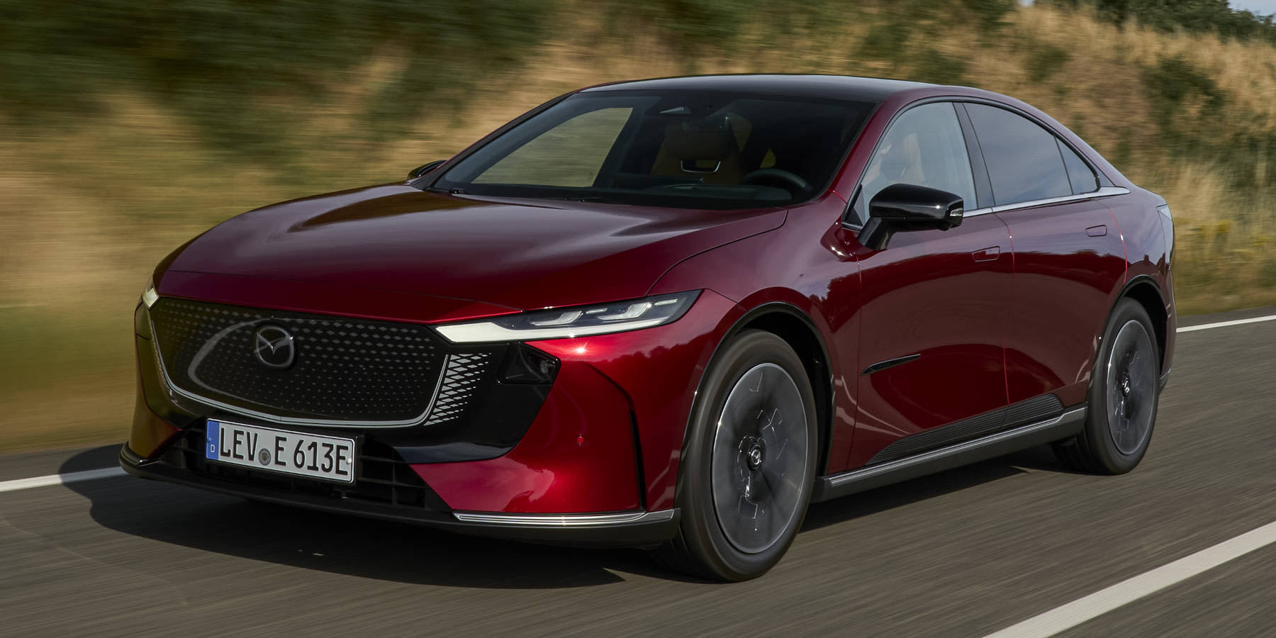 Mazda 6e Front auf der Straße