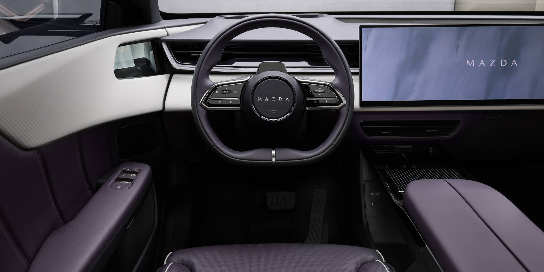 Mazda CX-6e Innenraum Übersicht Cockpit