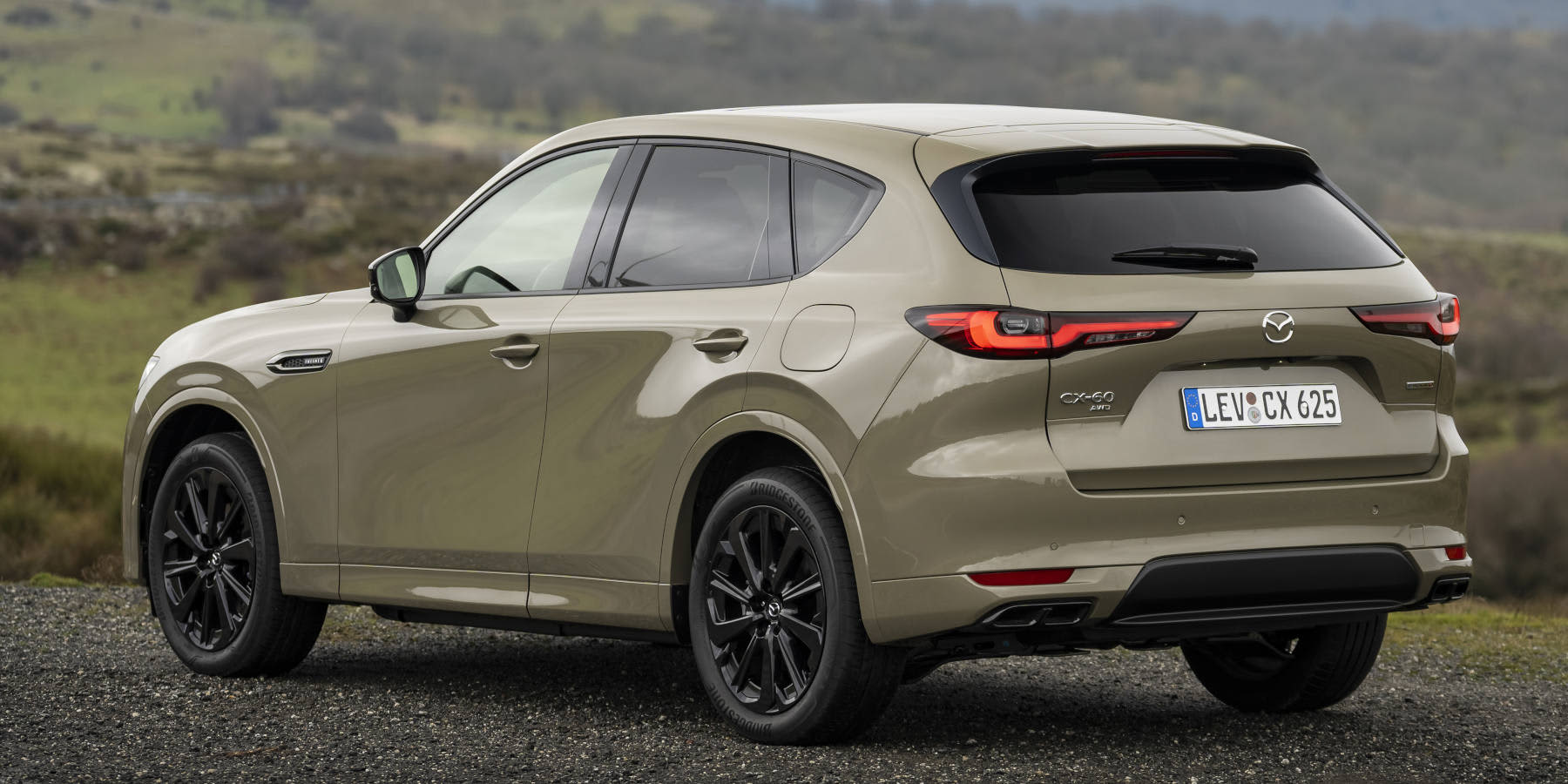 Mazda CX-60 seitliche Heckansicht