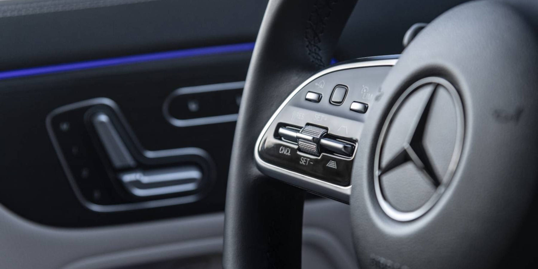 Mercedes GLA Lenkrad Bedienelemente