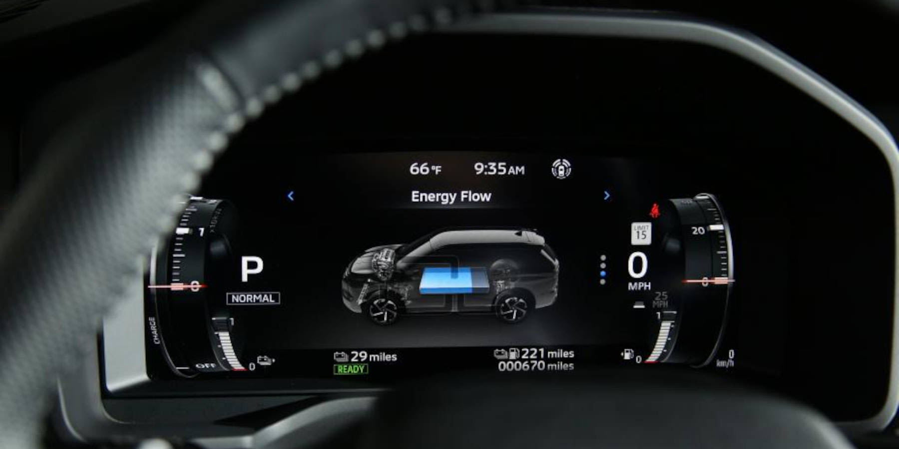 Mitsubishi Outlander Plug-in-Hybrid Innenraum Übersicht Kombiinstrument