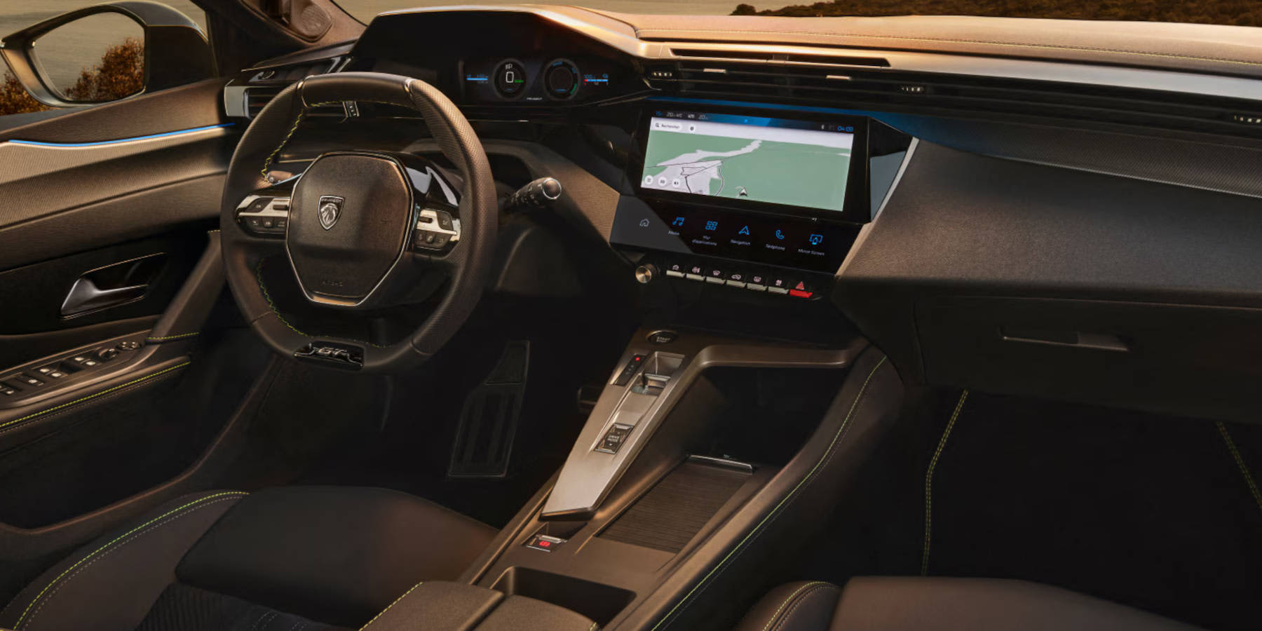 Peugeot 408 Plug-in-Hybrid Innenraum Übersicht Cockpit