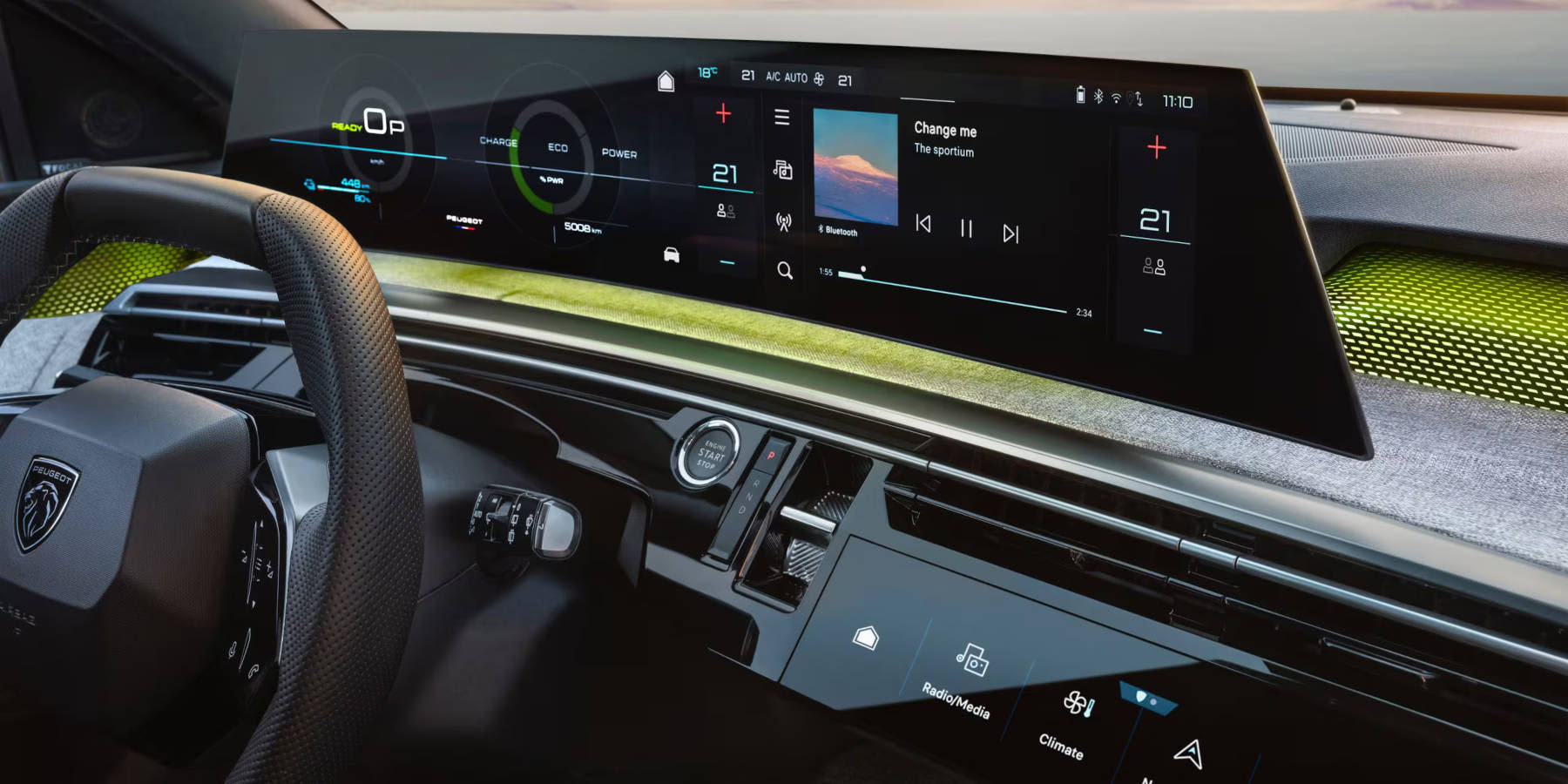 Peugeot 5008 Hybrid Infotainment