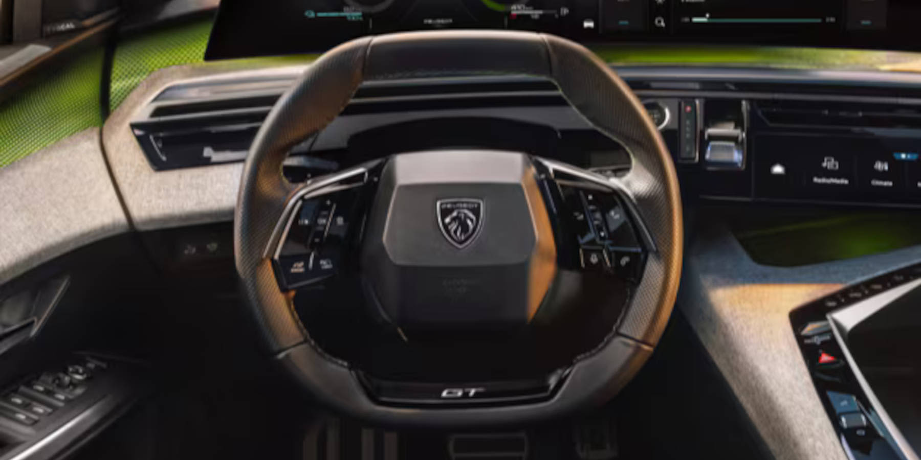 Peugeot 5008 Plug-in-Hybrid Innenraum Übersicht Lenkrad