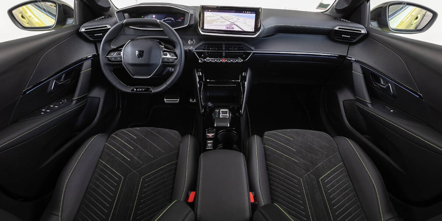 Peugeot e-208 Innenraum Übersicht Cockpit