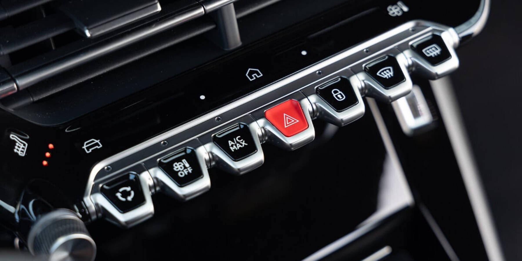 Peugeot e-208 Knöpfe