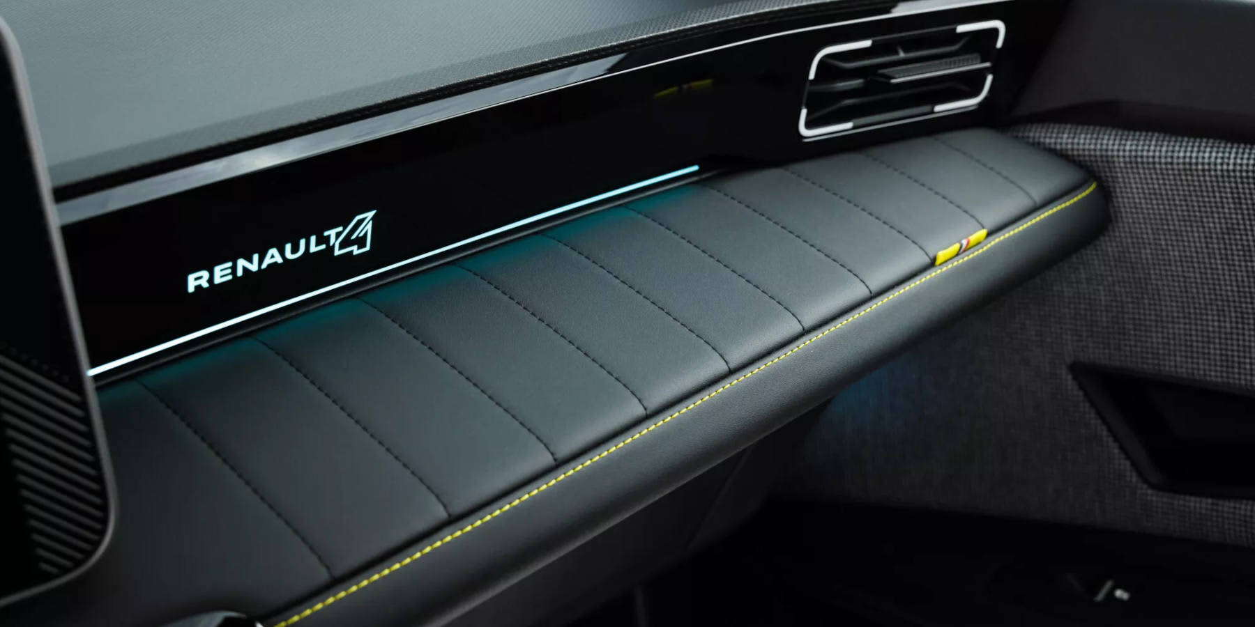 Renault 4 E-Tech Innenraum Cockpit