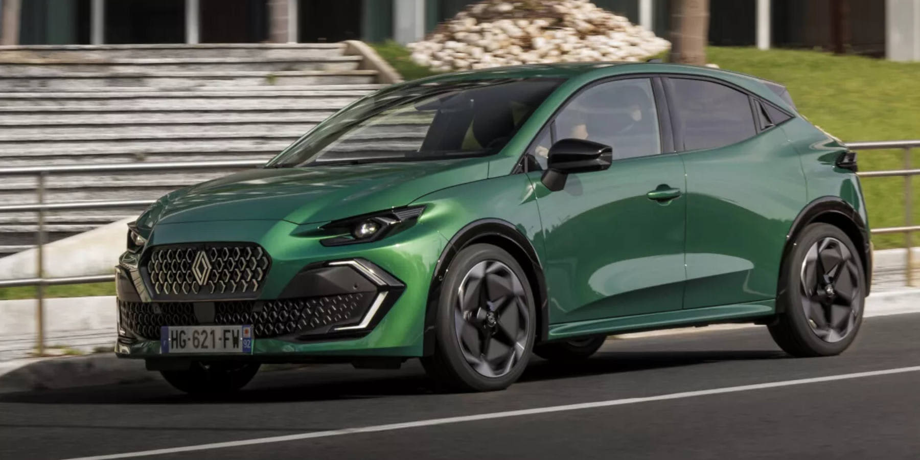 Renault Clio Hybrid seitliche Frontansicht