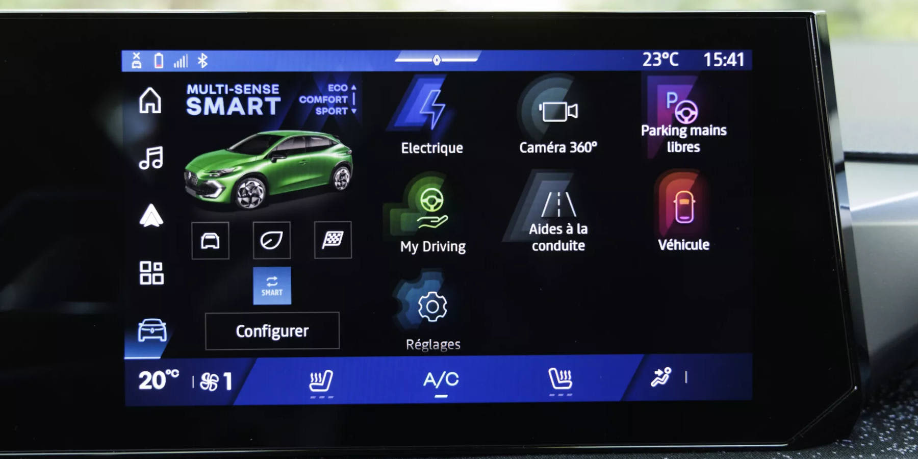 Renault Clio Hybrid Infotainment