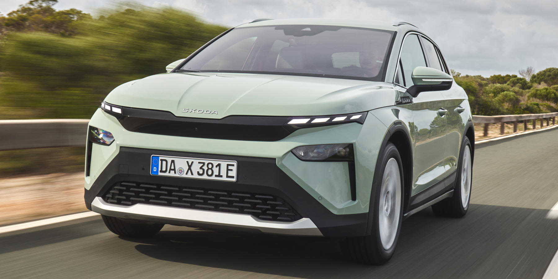Skoda Elroq Front schräg auf der Straße