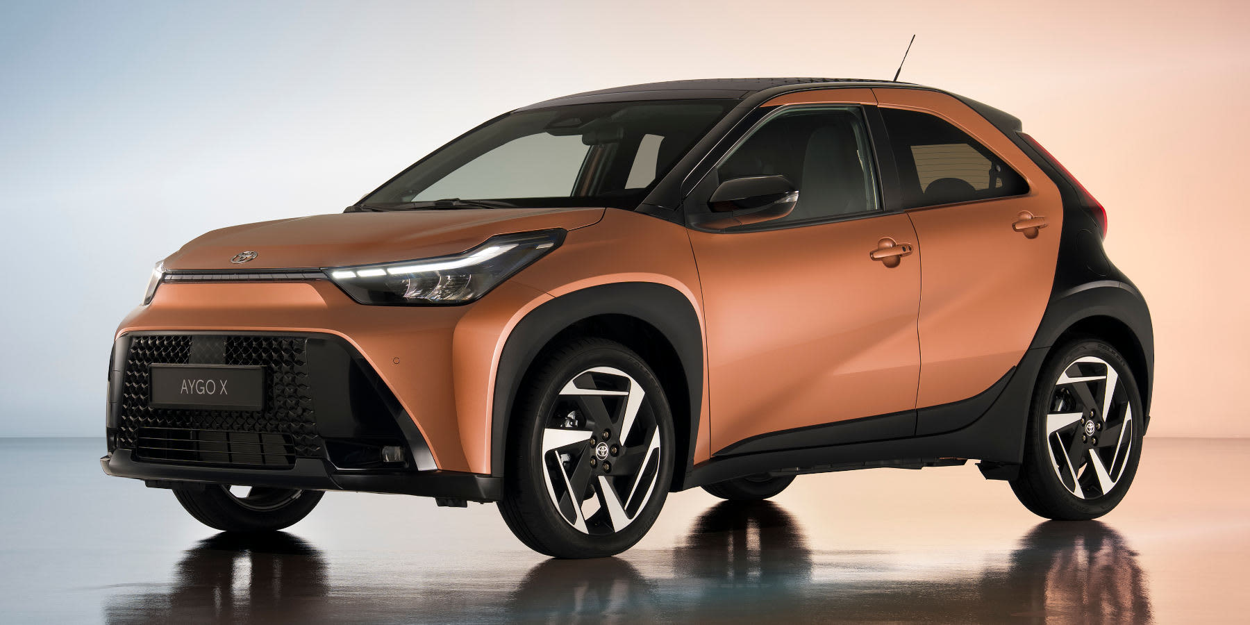 Toyota Aygo X Hybrid Front seitlich