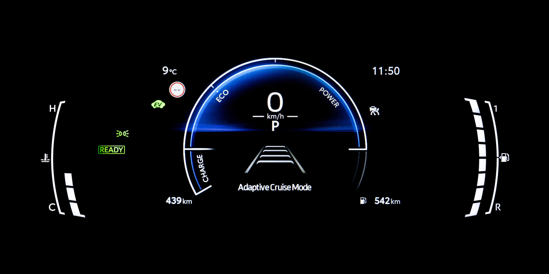 Toyota Aygo X Hybrid Innenraum Kombiinstrument