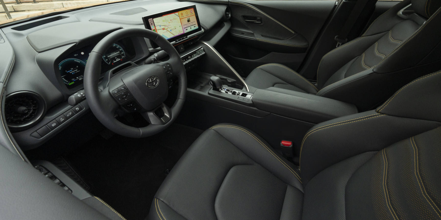 Toyota C-HR Plug-in-Hybrid Innenraum Cockpit