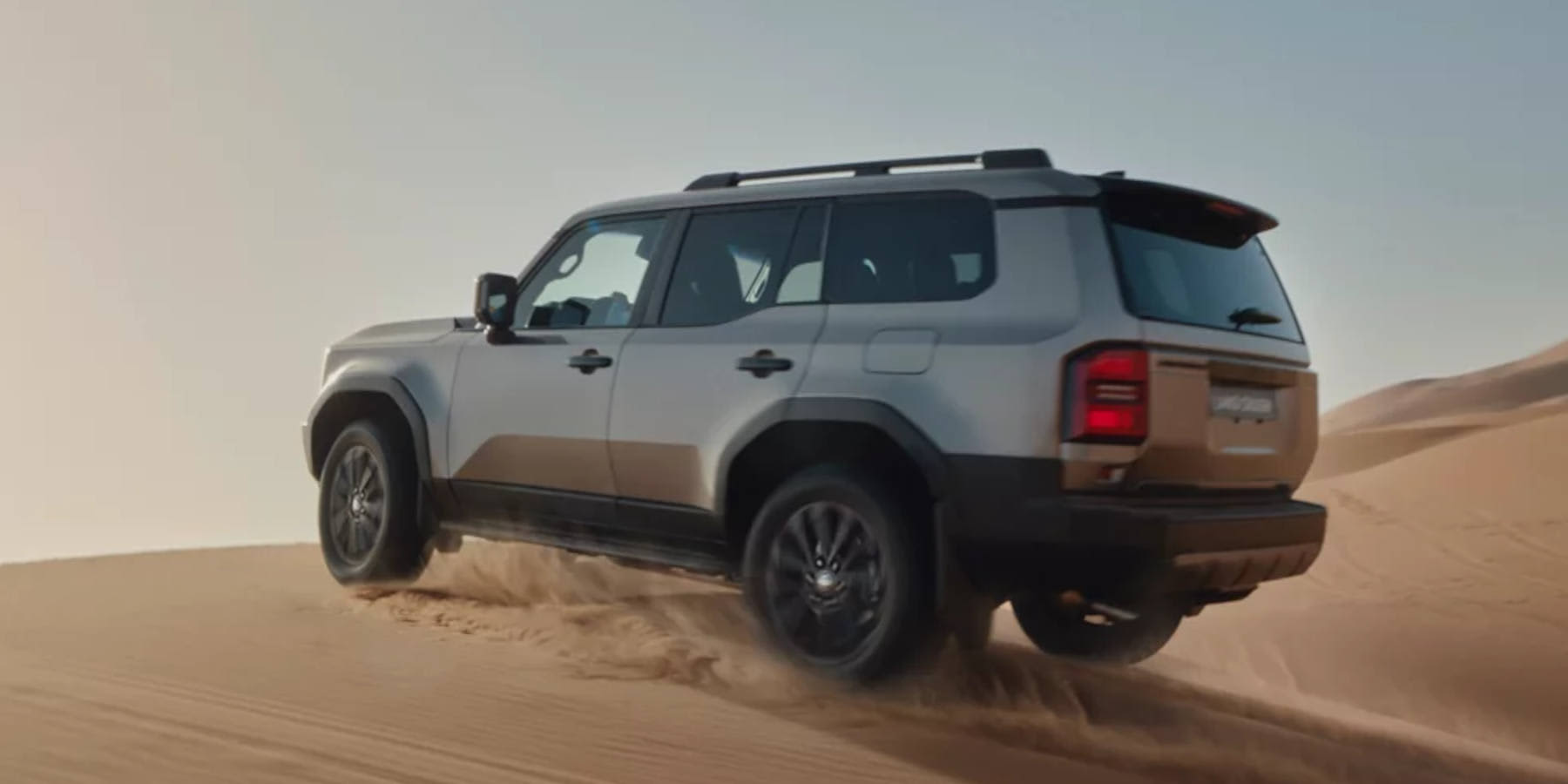 Toyota Land Cruiser seitliche Heckansicht