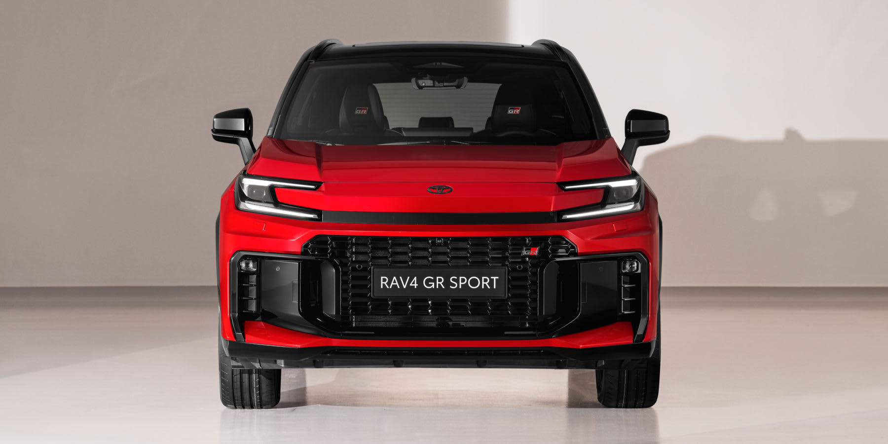 Toyota RAV4 GR Sport Front Totale