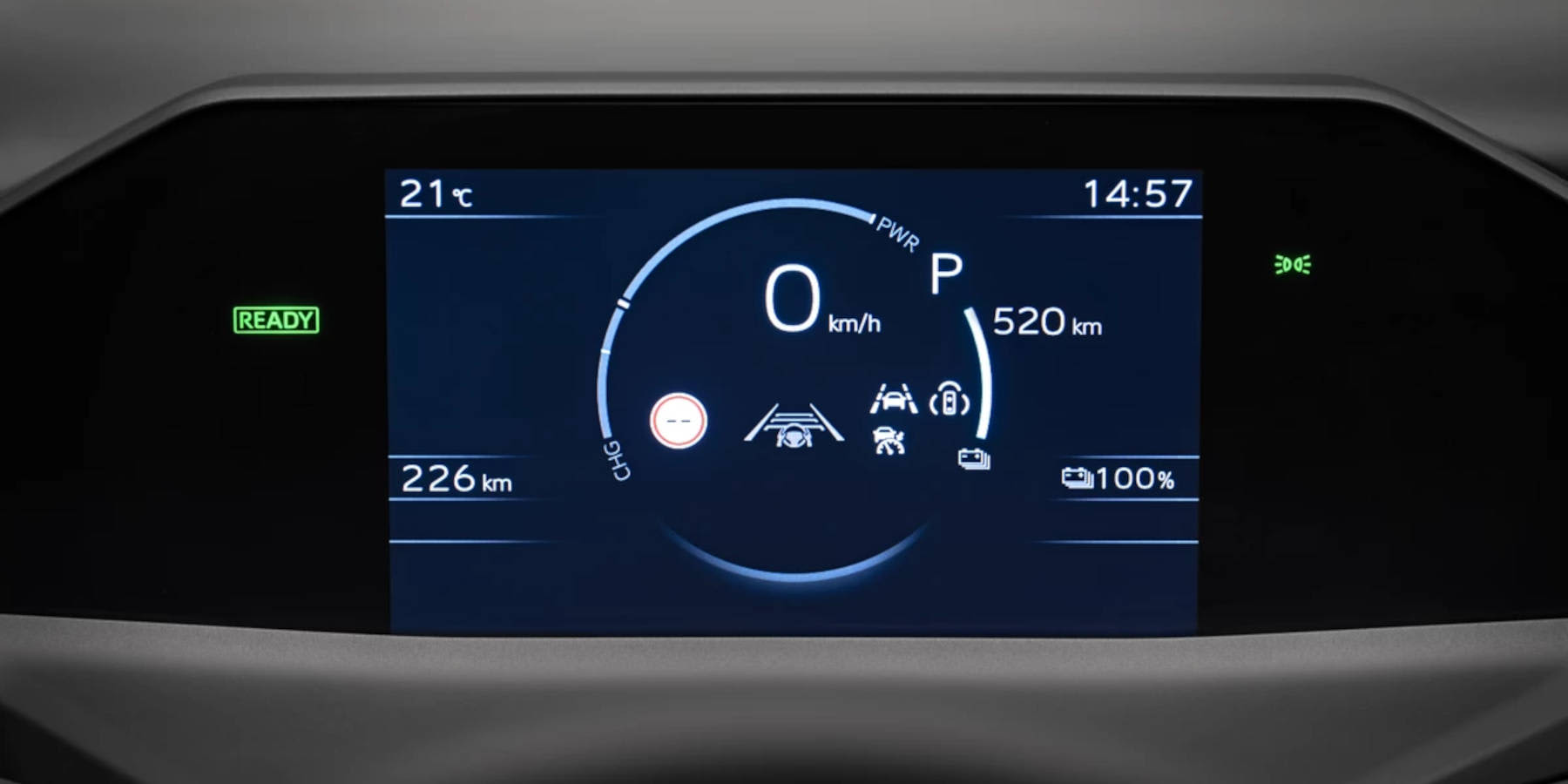 Toyota bZ4X Innenraum Kombiinstrument