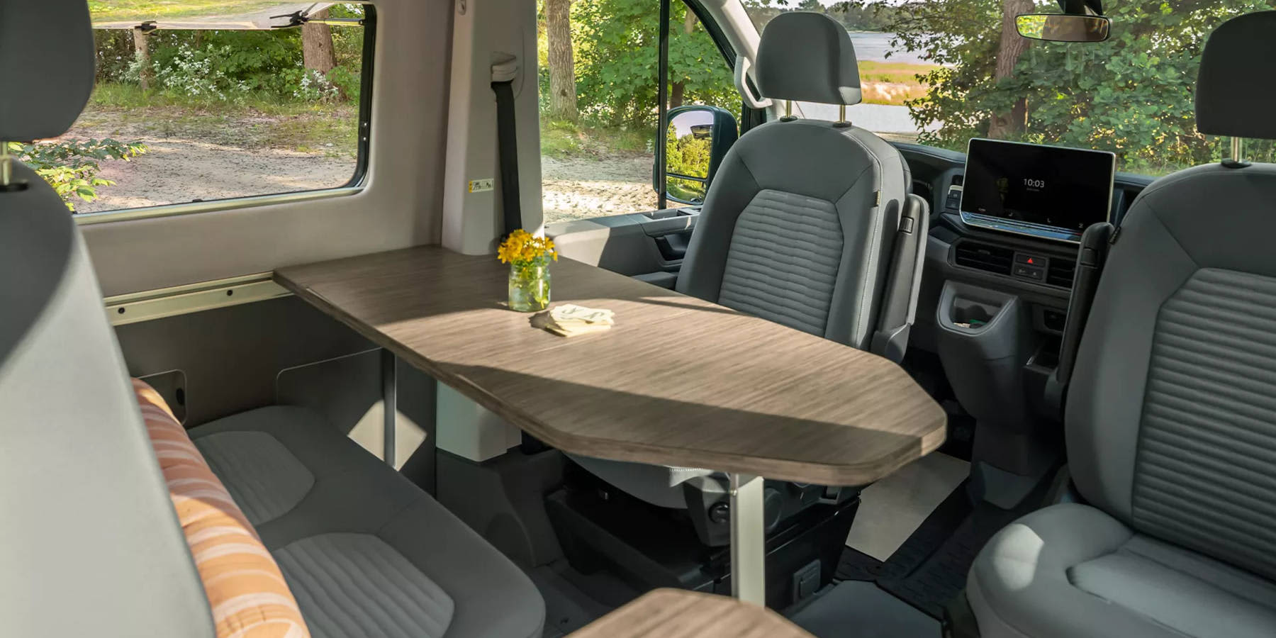 VW Grand California Innenraum Wohnbereich