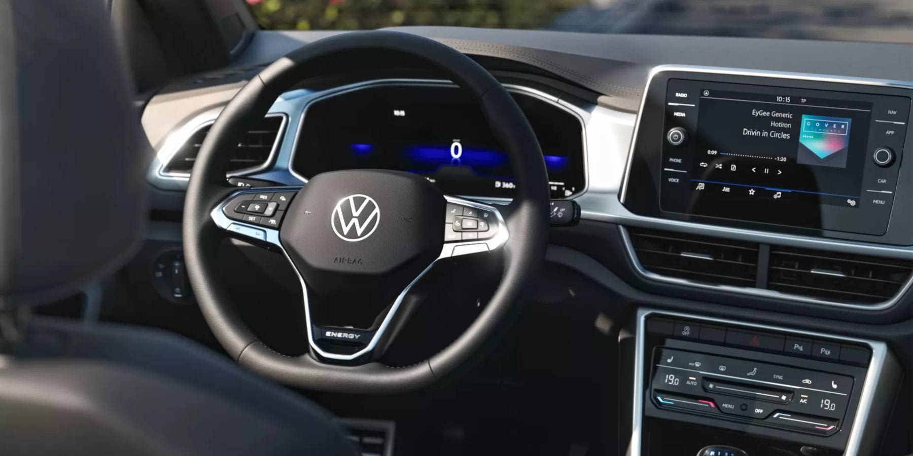 VW T-Roc Cabriolet ENERGY Innenraum Übersicht Cockpit