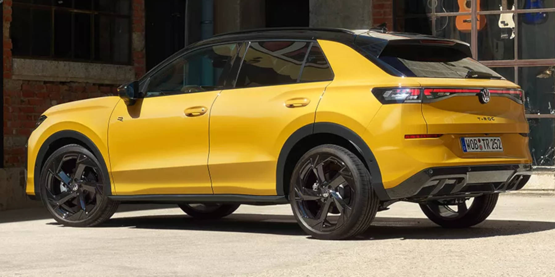 VW T-Roc R seitliche Heckansicht